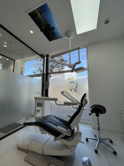 Dr. Dylan Benchabat, Dentiste à Châtillon