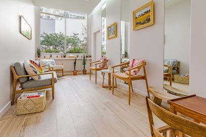 Dr Julie Gomez de Cedron, Dentiste à Paris 10