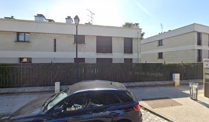 Rutherford Alexandra, Dentiste à Saint-Nom-la-Bretèche