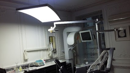Jaïs Franck, Dentiste à Paris 08