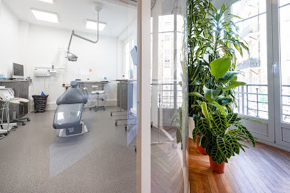 Dr. CHARBIT Mathieu, Dentiste à Nice