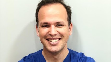 Dr Israel ALONSO MALVIDO, Dentiste à Cluny