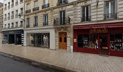 Sophie Amar Pineau, Dentiste à Vincennes