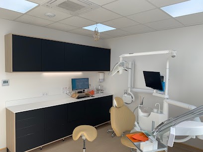 Docteur Adrien DOGNETON, Dentiste à Six-Fours-les-Plages