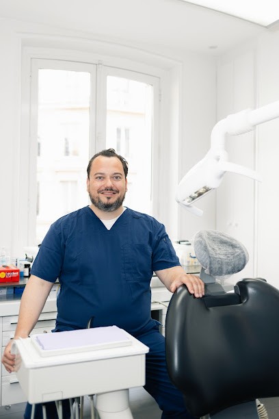 Dr Fabien Mauro, Dentiste à Paris 02