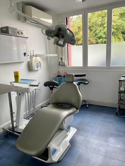 Docteur Célia DE GAETANO, Dentiste à Massy