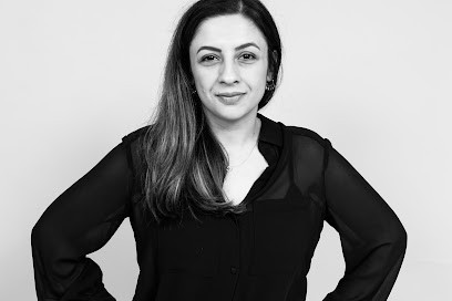 Dr. Hala AL AZAWI, Dentiste à Fuveau