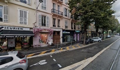 N'Guyen Anh-Nguyet, Dentiste à Nice