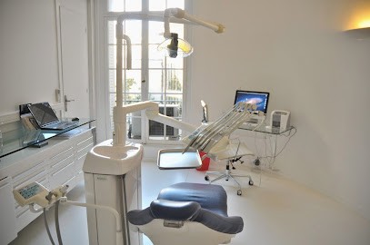 Dr Rivière Catherine, Dentiste à Paris 17