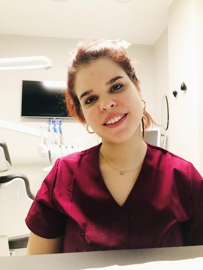 Dr Afroditi KOUFOPANTELI Dentiste la defense, Dentiste à Courbevoie
