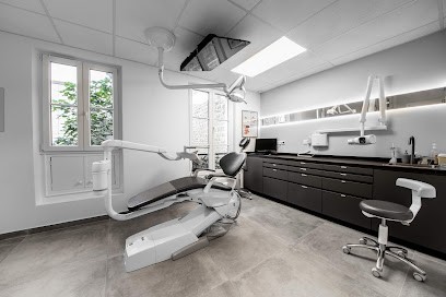 Dr. HUYNH Charles Chirurgien-dentiste, Dentiste à Paris 13