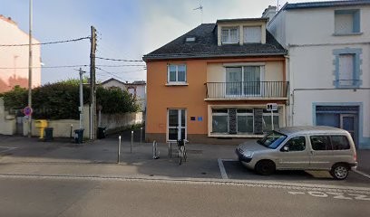 Hue Xavier, Dentiste à Lorient