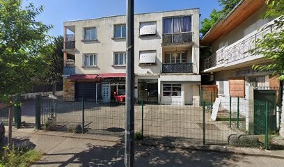 Darrin Eric, Dentiste à Vaulx-en-Velin