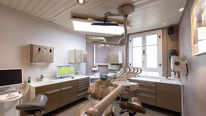 HELENE RIOU, Dentiste à Paris 13