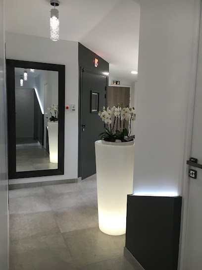 Dr Fabienne LIM COW - Dentiste à Chaumontel, Dentiste à Chaumontel