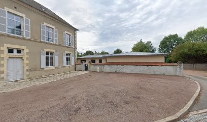 Demares Emmanuel, Dentiste à Guérigny