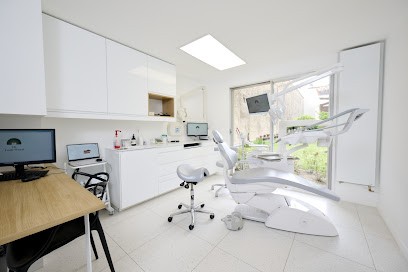 Cabinet Dentaire Berlioz Drs Lucile Wascat, Alexandre Cohen, Noémie Landau Et Elodie Lemaire, Dentiste à Vincennes