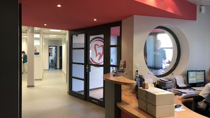 CABINET DENTAIRE COLIN GIBAUD COMBE, Dentiste à Champagnole