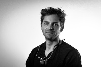 Docteur Romain CADE, Dentiste à Mérignac