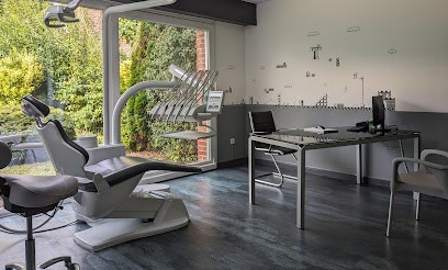 Bomy Johann, Dentiste à Loos