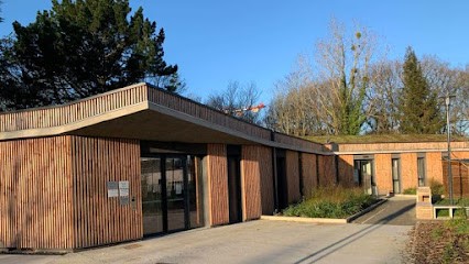 Dr Esther Bomahou, Dentiste à Saint-Herblain