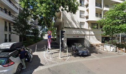 Dr Yves Zeitoun, Dentiste à Issy-les-Moulineaux