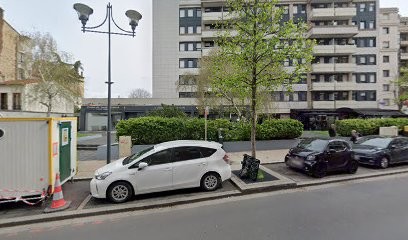 Eve Benatar, Dentiste à Courbevoie