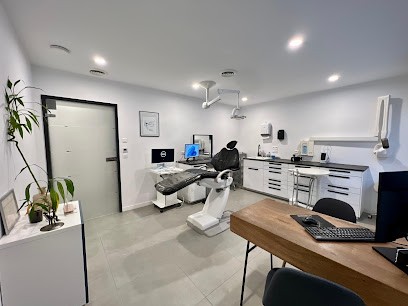 Dr. Charles-Adrien BUTTIGIEG Chirurgien-dentiste, Dentiste au Pradet