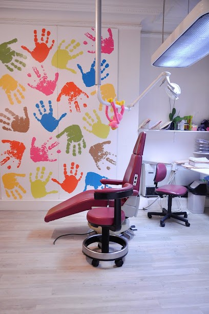 CABINET DENTAIRE POUR ENFANTS IENAKIDS Dr Arav-Hazan Ariane & Dr Arav Lorraine, Dentiste à Paris 16