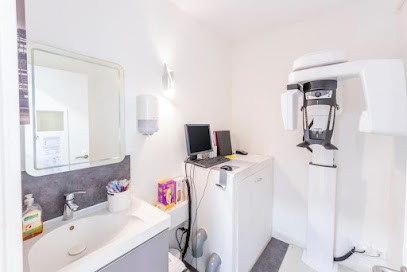 Dr Natalia Van Der Veen - Chirurgien-dentiste - Dentiste à Saint-Cloud - Soins et prothèses dentaire, Dentiste à Saint-Cloud