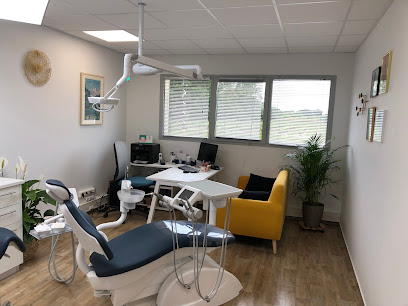 Dr Mikaël Roque, Chirurgien-Dentiste Moulon Dentiste à Moulon