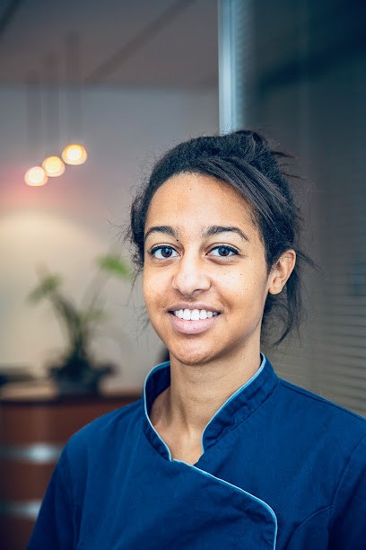 Dentiste - Dr Sarah Kabeya, Dentiste à Neuilly-sur-Seine