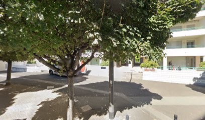 Salhi Foued, Dentiste à Clermont-Ferrand