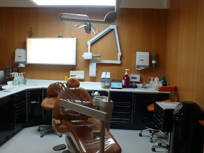 Dr Hubert AMAR - Dentiste, Dentiste à Maisons-Alfort