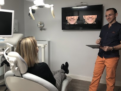 Doctor Xavier PRADELLE, Dentiste à Orsay