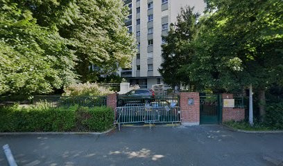 Miller Daniel, Dentiste à L'Haÿ-les-Roses