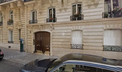 Dr. Meurer Daniella, Dentiste à Paris 16