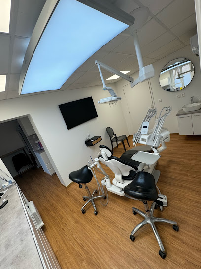 Dr Baëlen Antoine Dentiste à Verneuil d'Avre et d'Iton