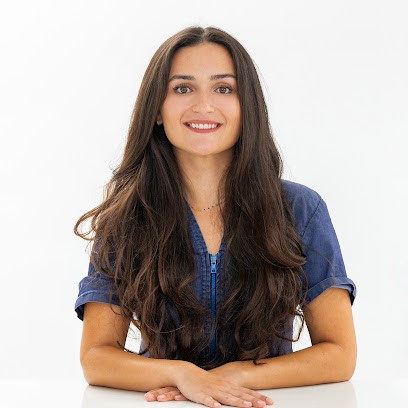 Dr Louise VLAJNIC, Dentiste au Cannet-des-Maures