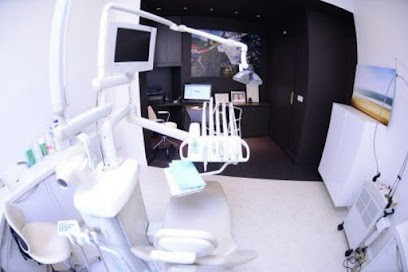 Docteur Alexandre Miara, Dentiste à Paris 08