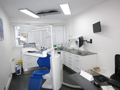 Dr Laura AMILLO Dentiste la defense, Dentiste à Courbevoie