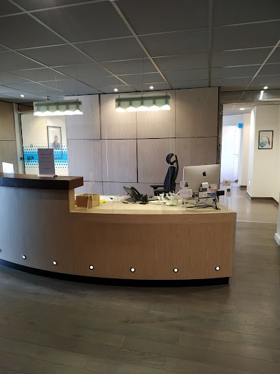 Oussoff pierre nicolas, Dentiste à Craponne