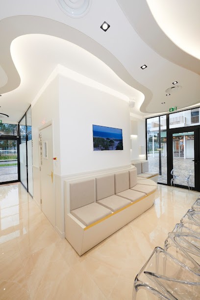 Dr Dan UZAN - Implantologie-Esthétique-Parodontie, Dentiste à Vélizy-Villacoublay