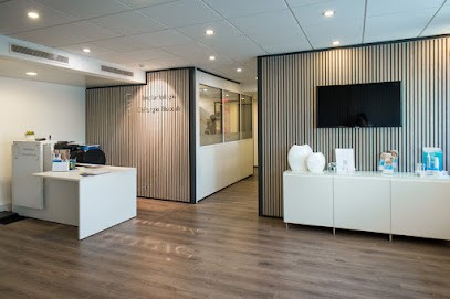 Cabinet d'implantologie. Dr Edouard Ouzen - Dr Mercier - Dr Tran - Dr Daoudi - Dr Schmidt Mercier, Dentiste à Vélizy-Villacoublay