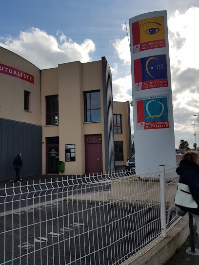 Centre Dentaire, Dentiste à Agde