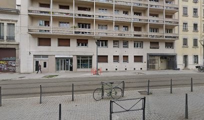 Benarab Samia, Dentiste à Lyon 07