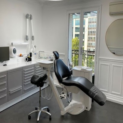 Dr. Jérémy Abitbol, Chirurgien Dentiste, Dentiste à Neuilly-sur-Seine