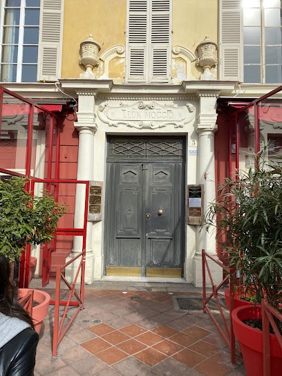 Dr Santos BENATAR, Dentiste à Nice