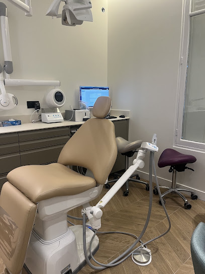 Dr Lucie Mekies Dentiste à Paris 16