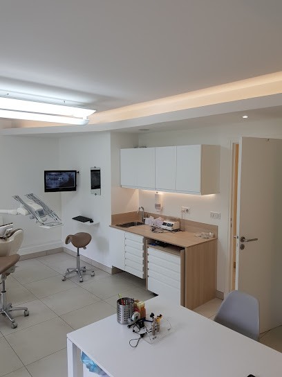 Dentistes - Drs Thierry ,Gilles Cattan, Dentiste à Meudon